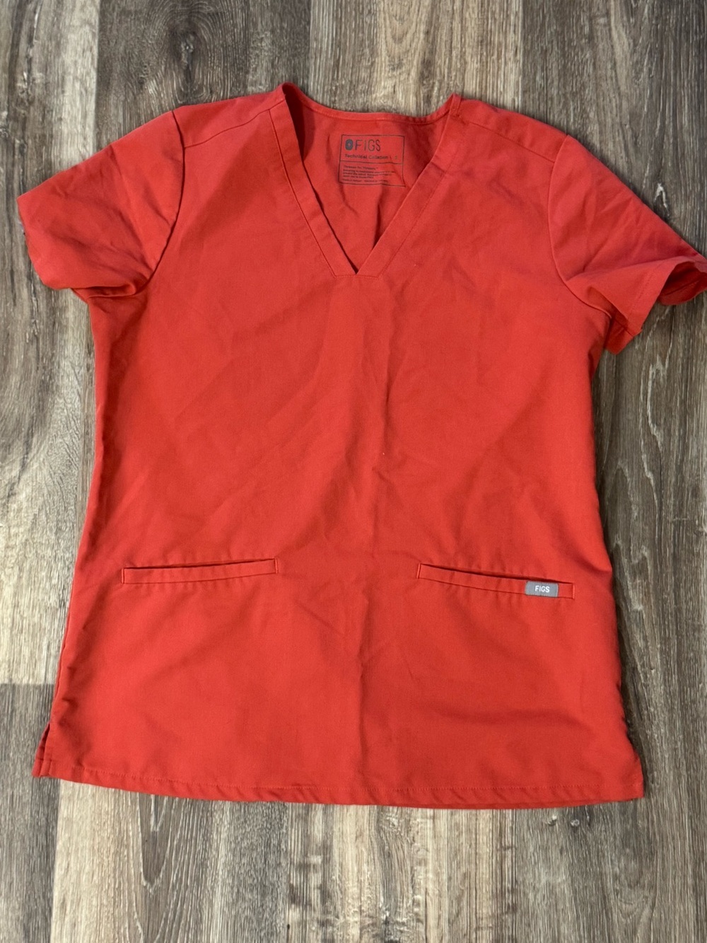 Figs Clay Casma Pocket Scrub Top Women’s Small